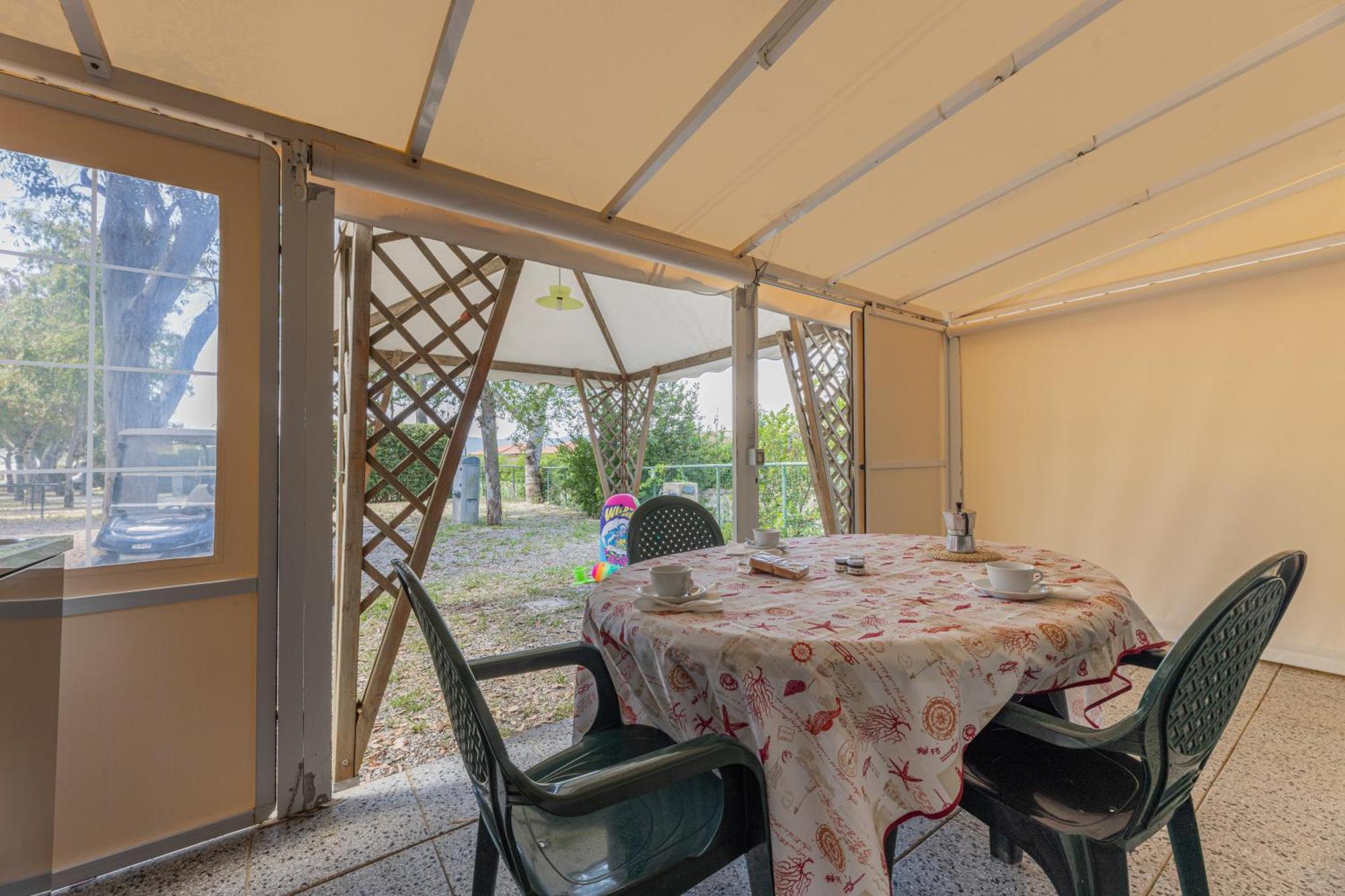 Camping Bungalow Lido Hotel Capoliveri  Exterior photo