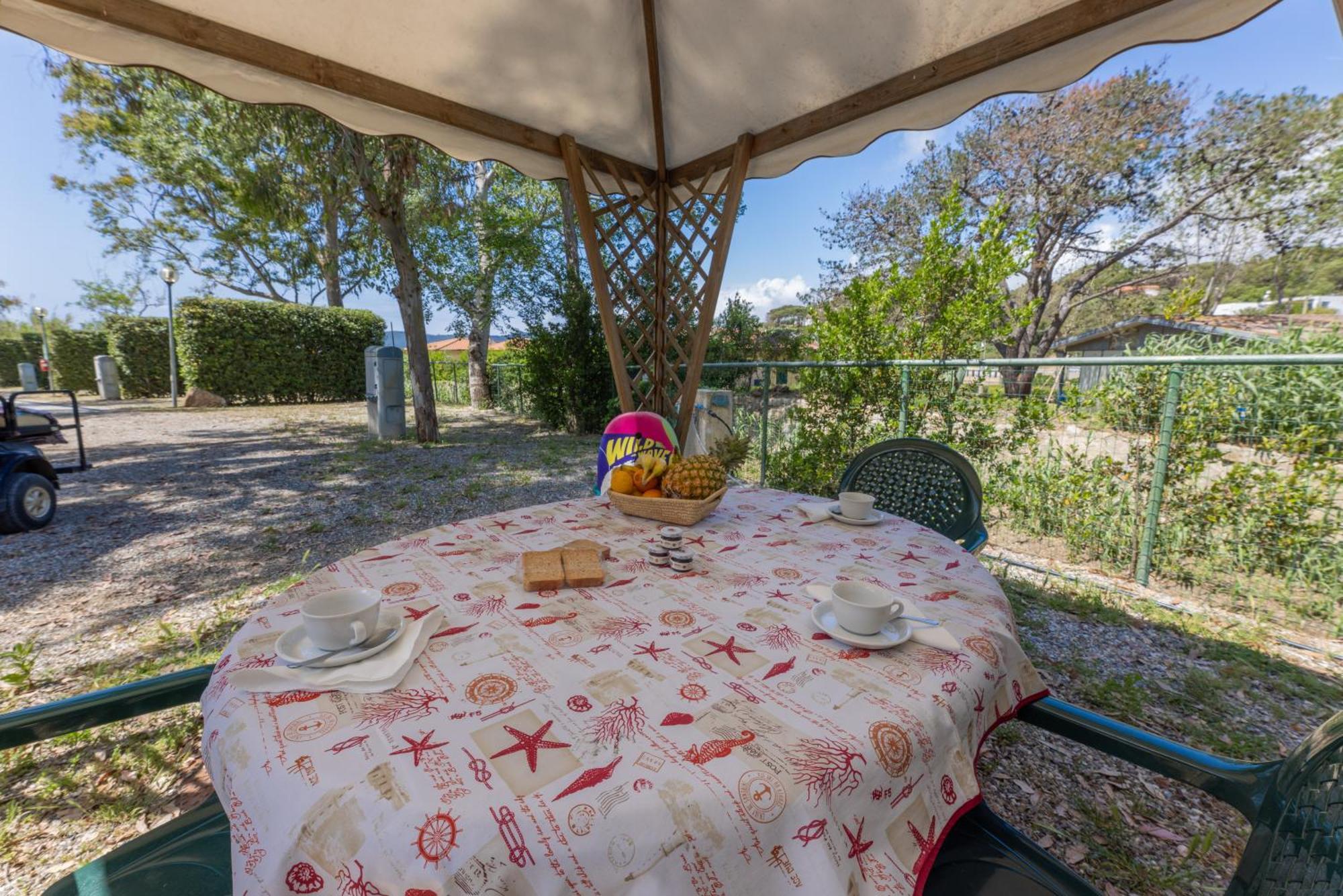 Camping Bungalow Lido Hotel Capoliveri  Exterior photo